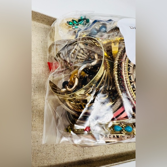 Vintage & Modern Gold Tone Mixed Metals Wearable  Bracelet Jewelry Lot 2lbs - Picture 9 of 13